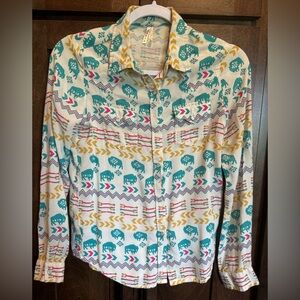 Roper brand- The perfect summer Rodeo Shirt! Light weight western button down.